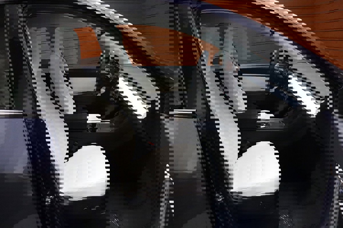 Used 2021 Tesla Model Y Long Range image 55