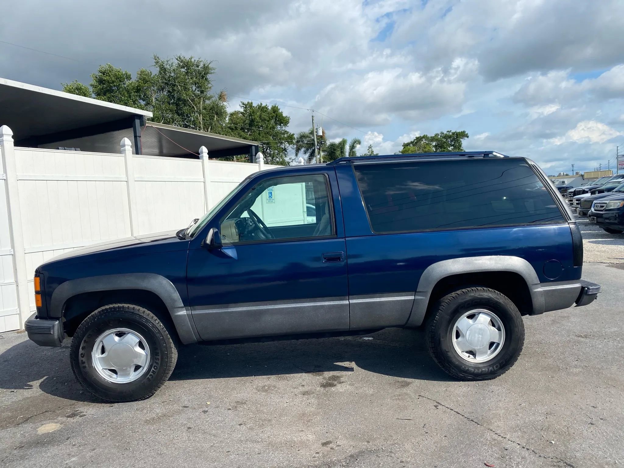 Used 1995 GMC Yukon 4WD 2-Door image 8