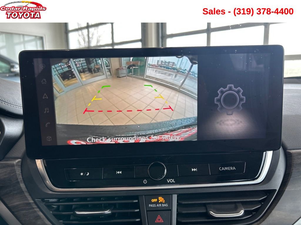 Used 2024 Nissan Altima 2.5 SV w/ SV Premium Package image 17