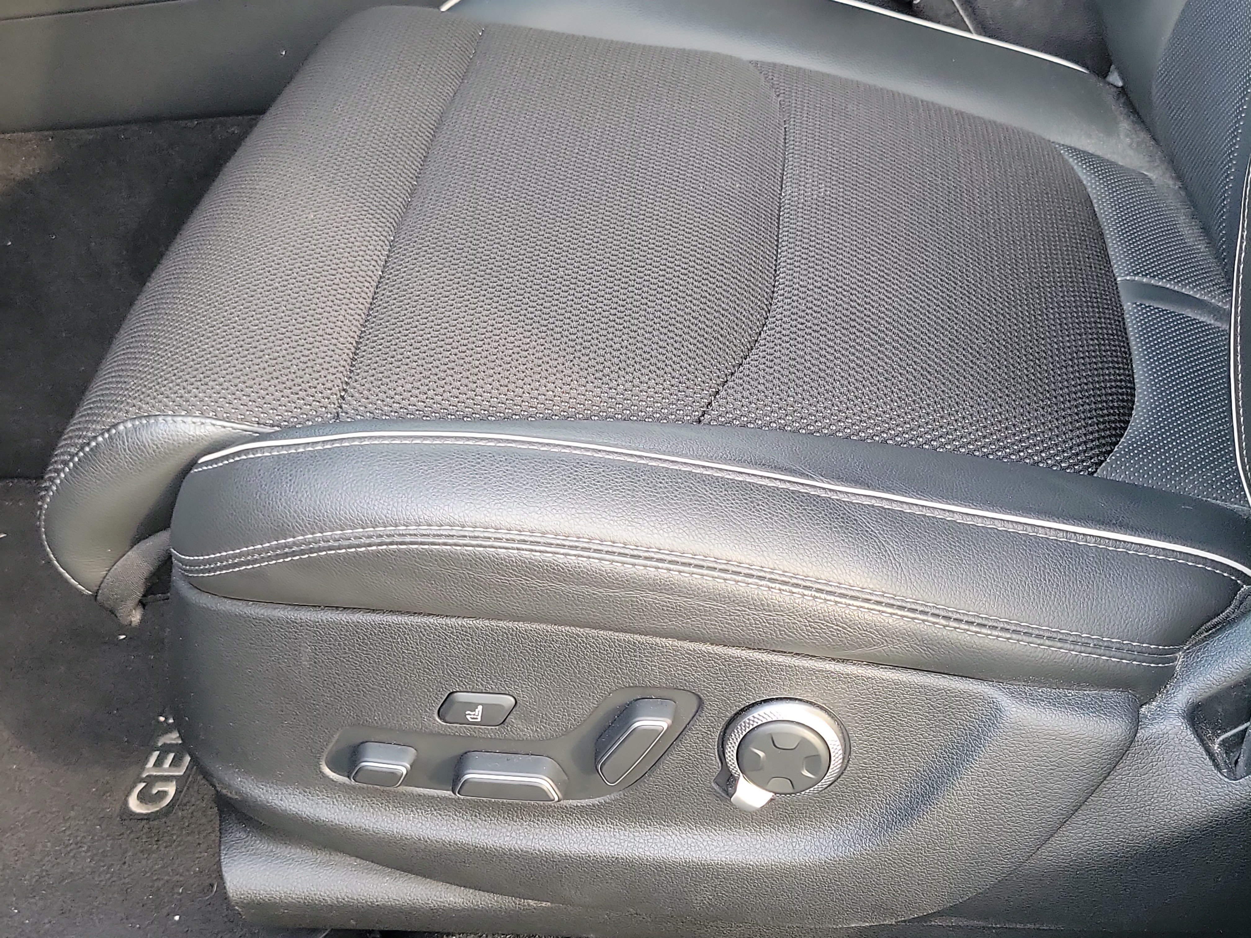 Certified 2024 Genesis GV70 2.5T w/ Sport Prestige Package AWD/4WD image 16