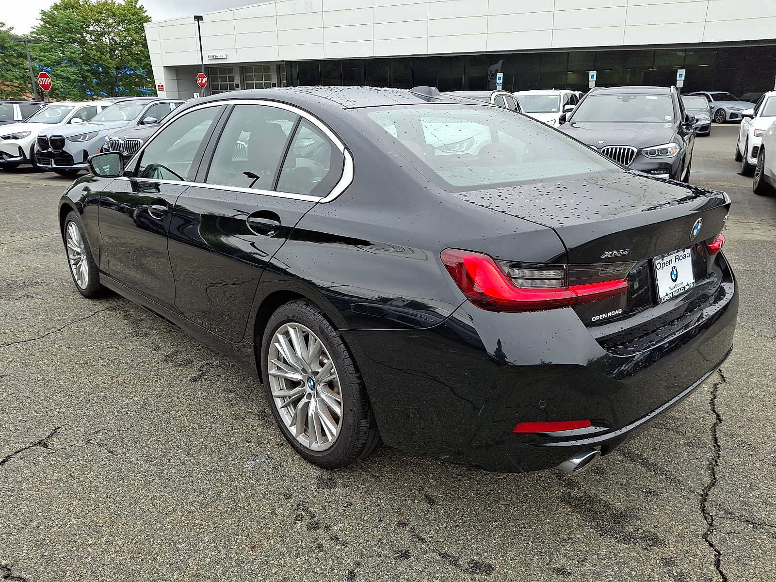 Used 2024 BMW 330i xDrive Sedan w/ Premium Package AWD/4WD image 5