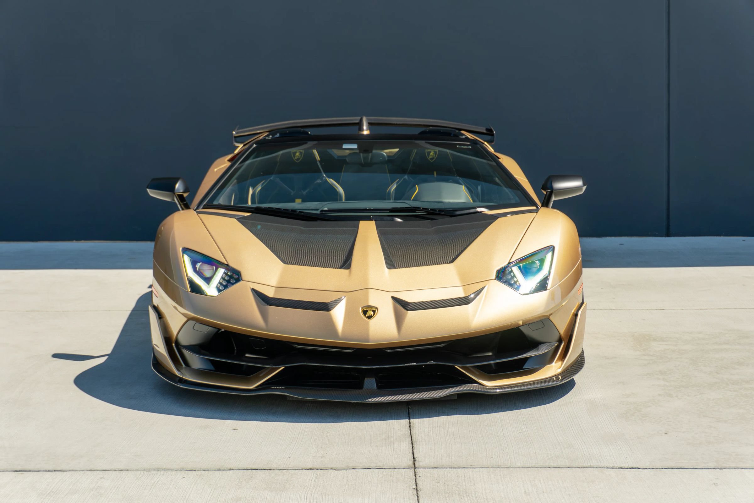 Used 2020 Lamborghini Aventador SVJ AWD/4WD image 4