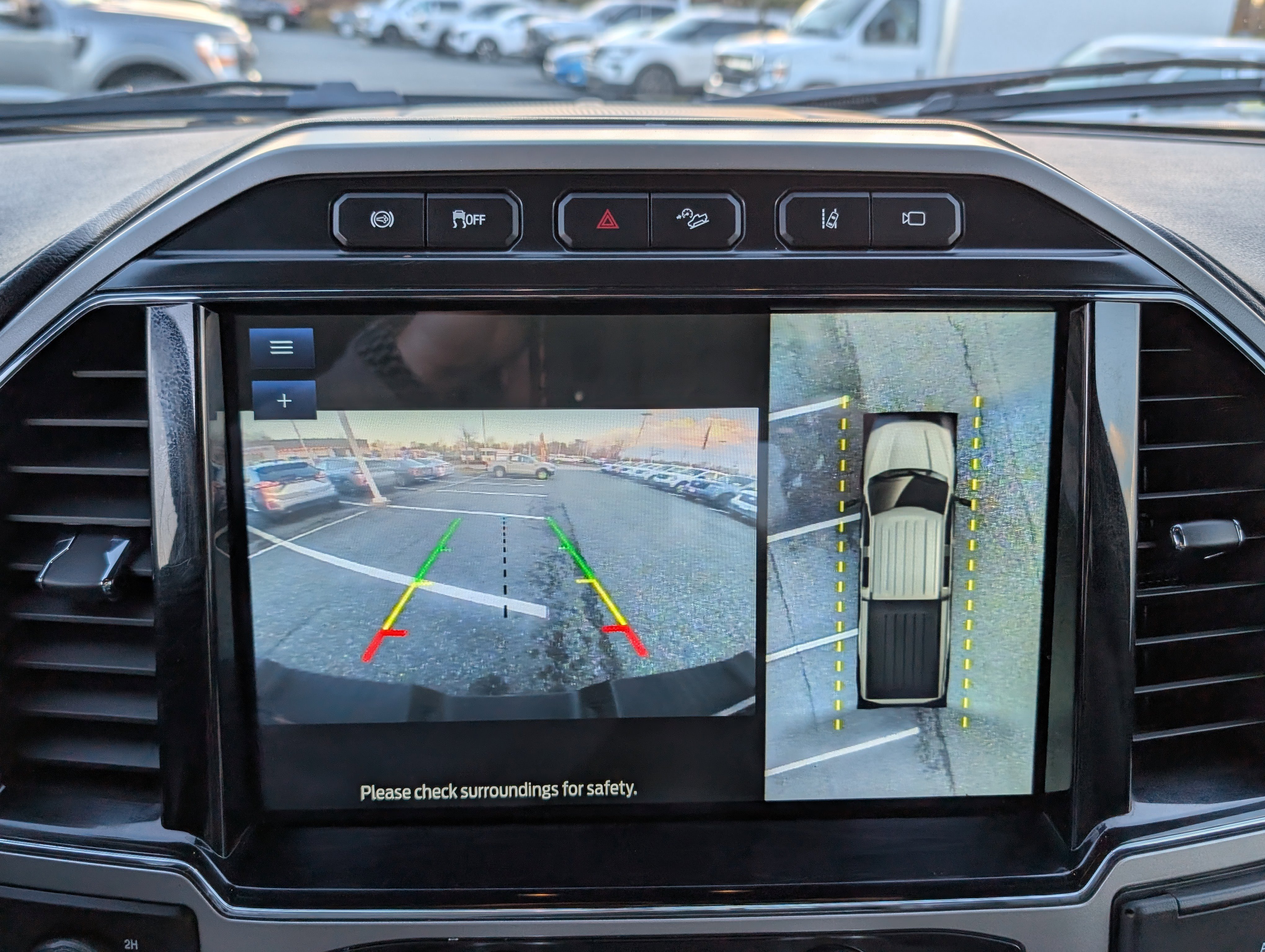 Used 2022 Ford F250 Lariat w/ Black Appearance Package image 31