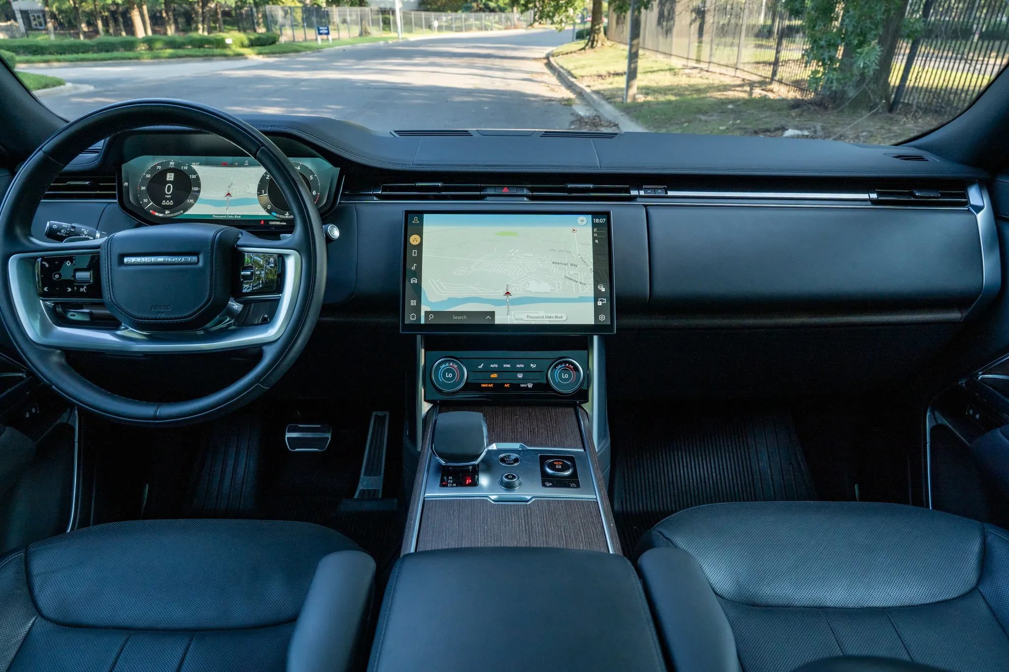 Used 2023 Land Rover Range Rover SE AWD/4WD image 18