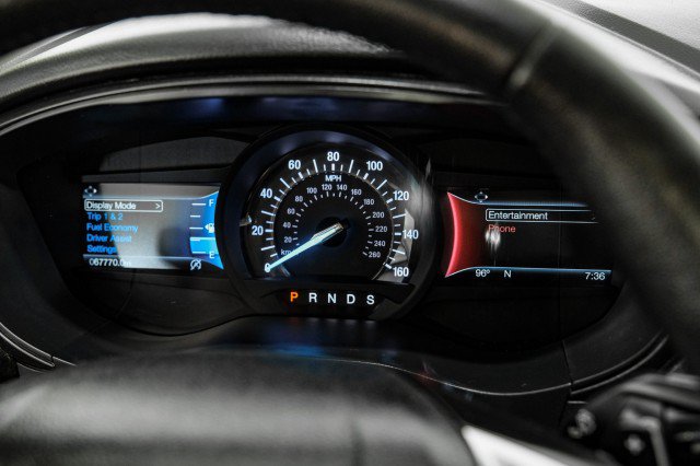 Used 2018 Ford Fusion SE w/ Equipment Group 201A FWD image 16