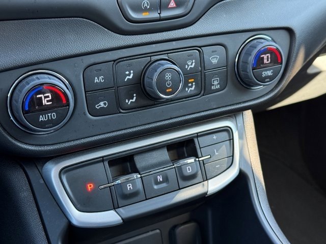 Used 2023 GMC Terrain SLE w/ Driver Convenience Package image 27