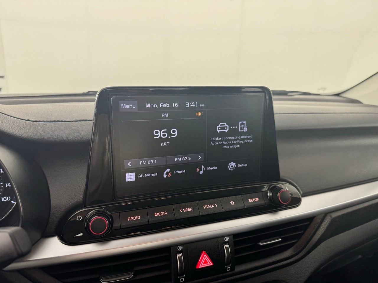 Used 2023 Kia Forte LXS w/ LXS Technology Package image 13