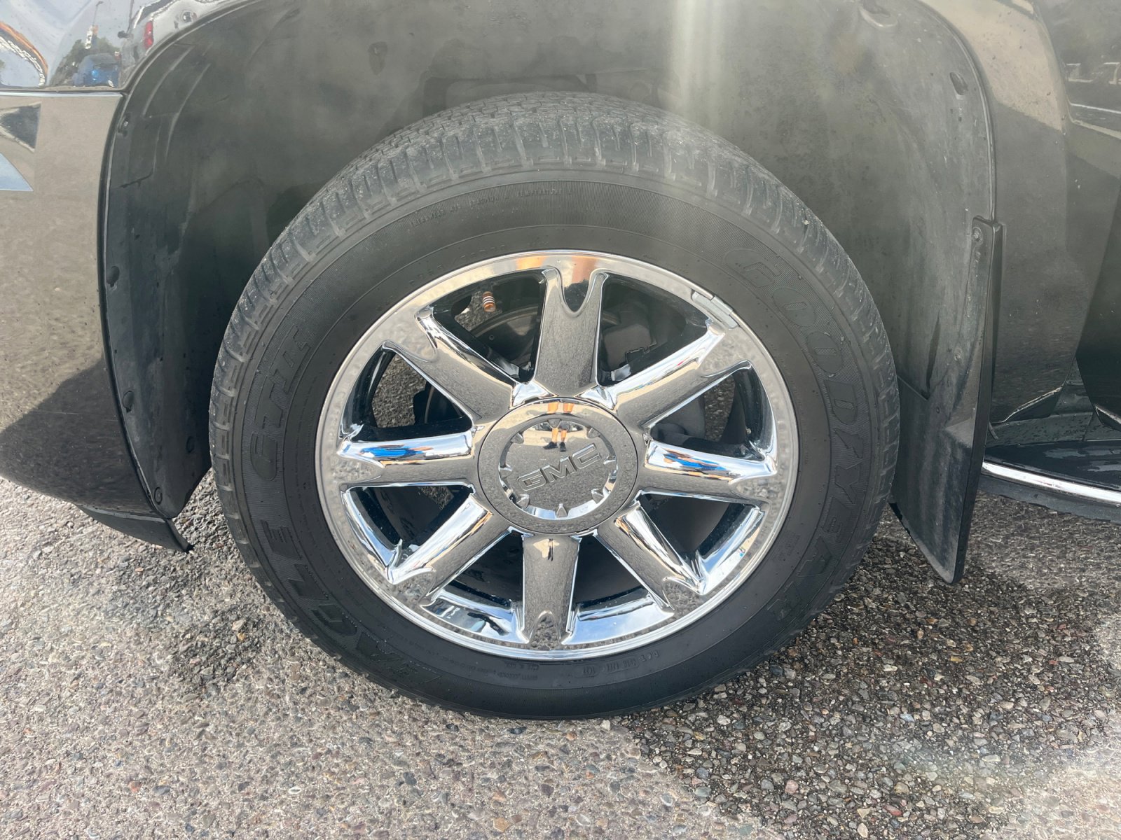 Used 2013 GMC Yukon Denali AWD/4WD image 25
