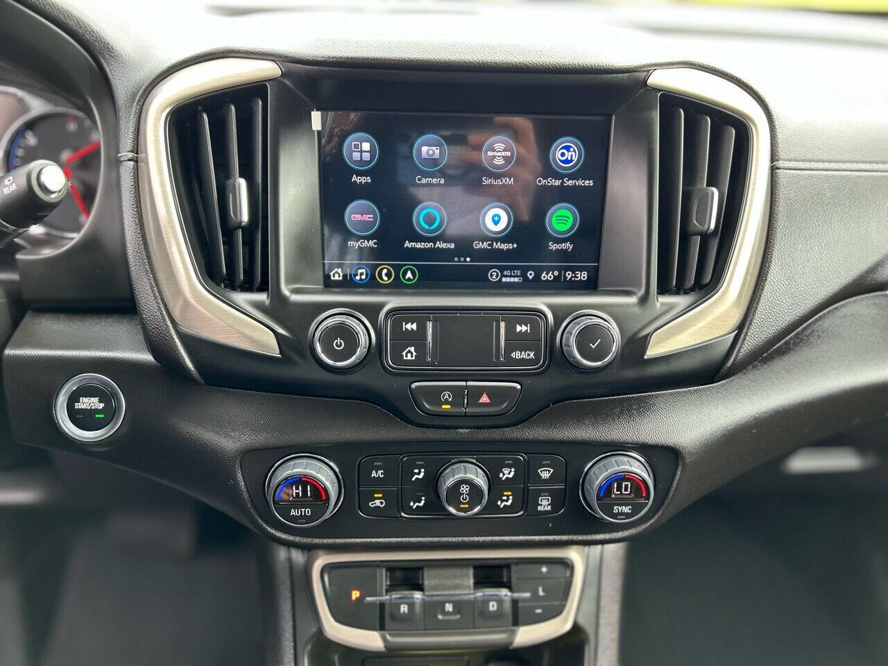 Used 2024 GMC Terrain Denali w/ Denali Premium Package image 12