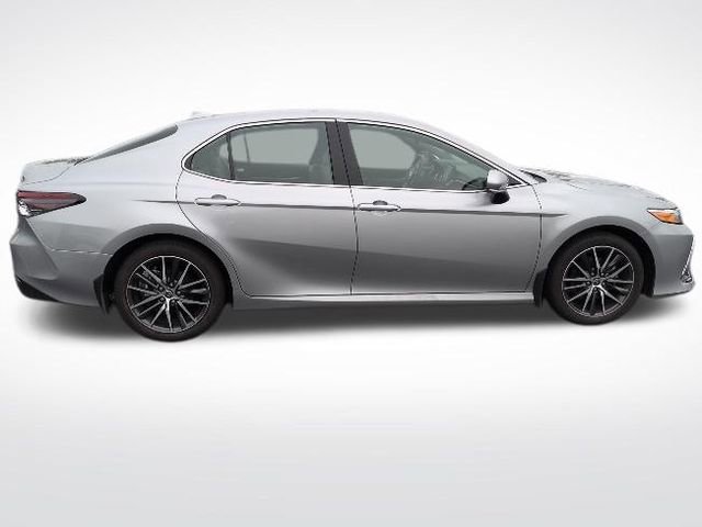 Used 2023 Toyota Camry XLE w/ Cold Weather Package FWD image 12