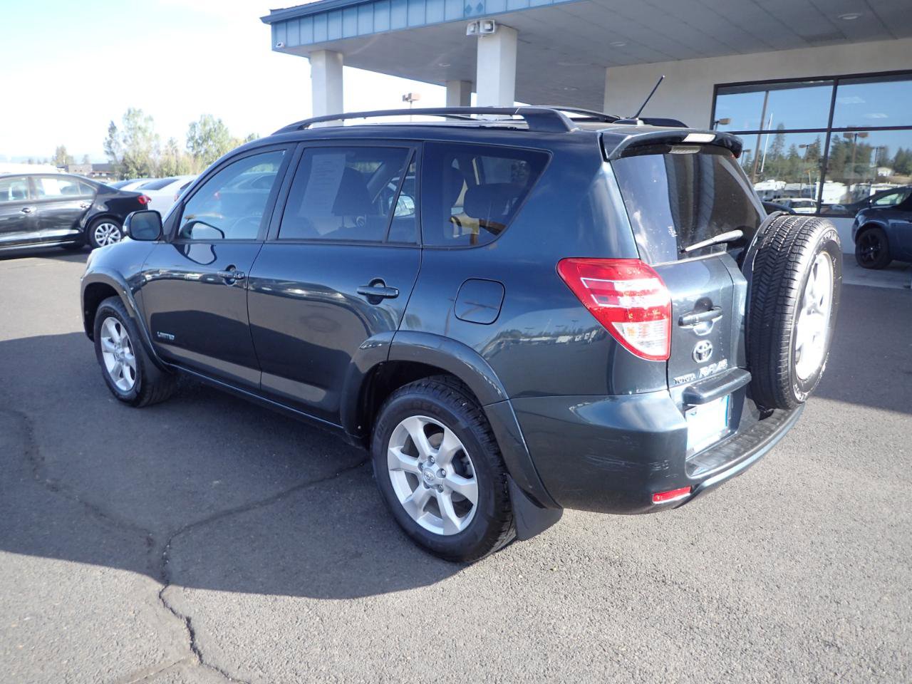Used 2009 Toyota RAV4 Limited AWD/4WD image 3