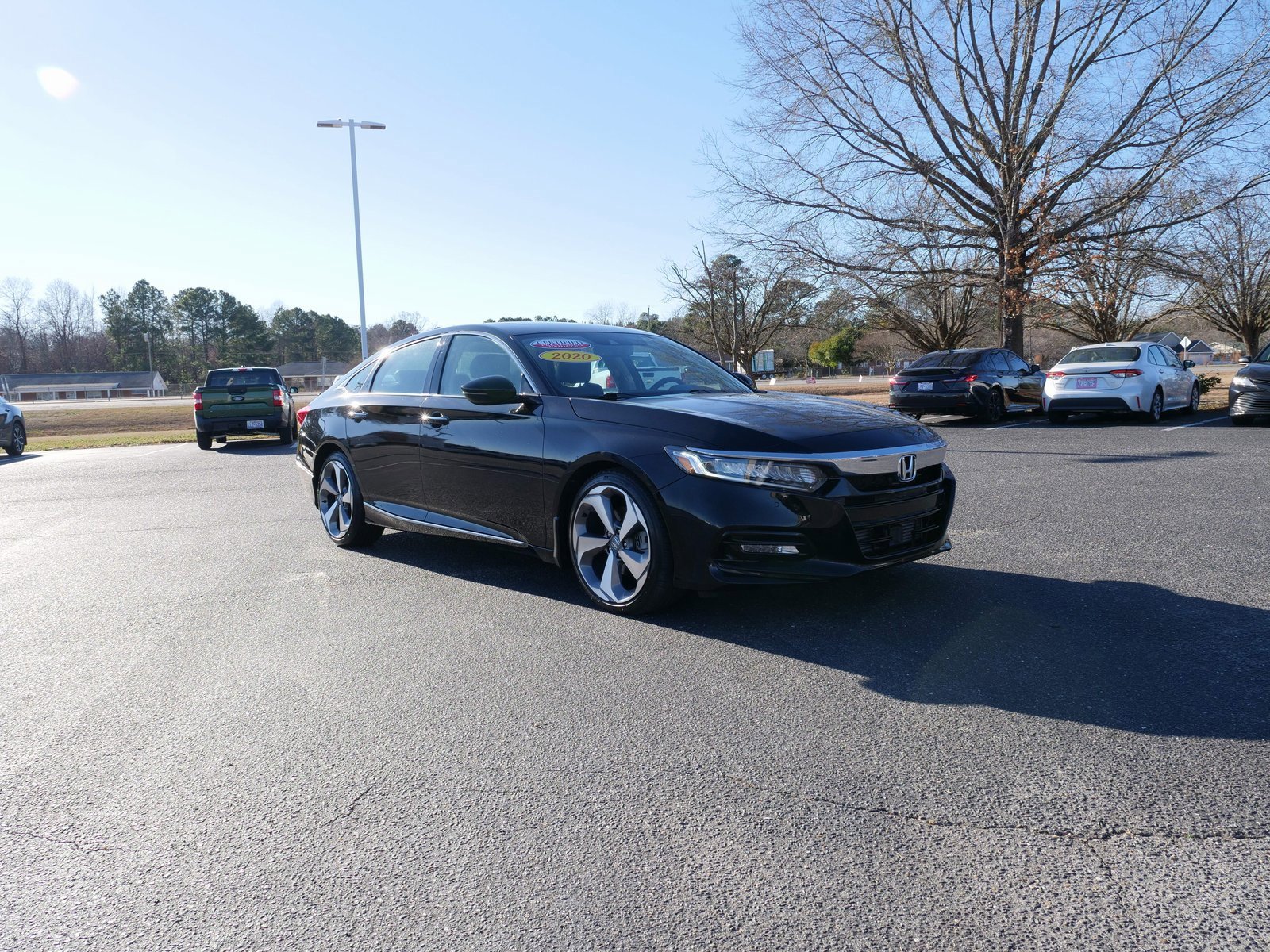 Used 2020 Honda Accord Touring image 2