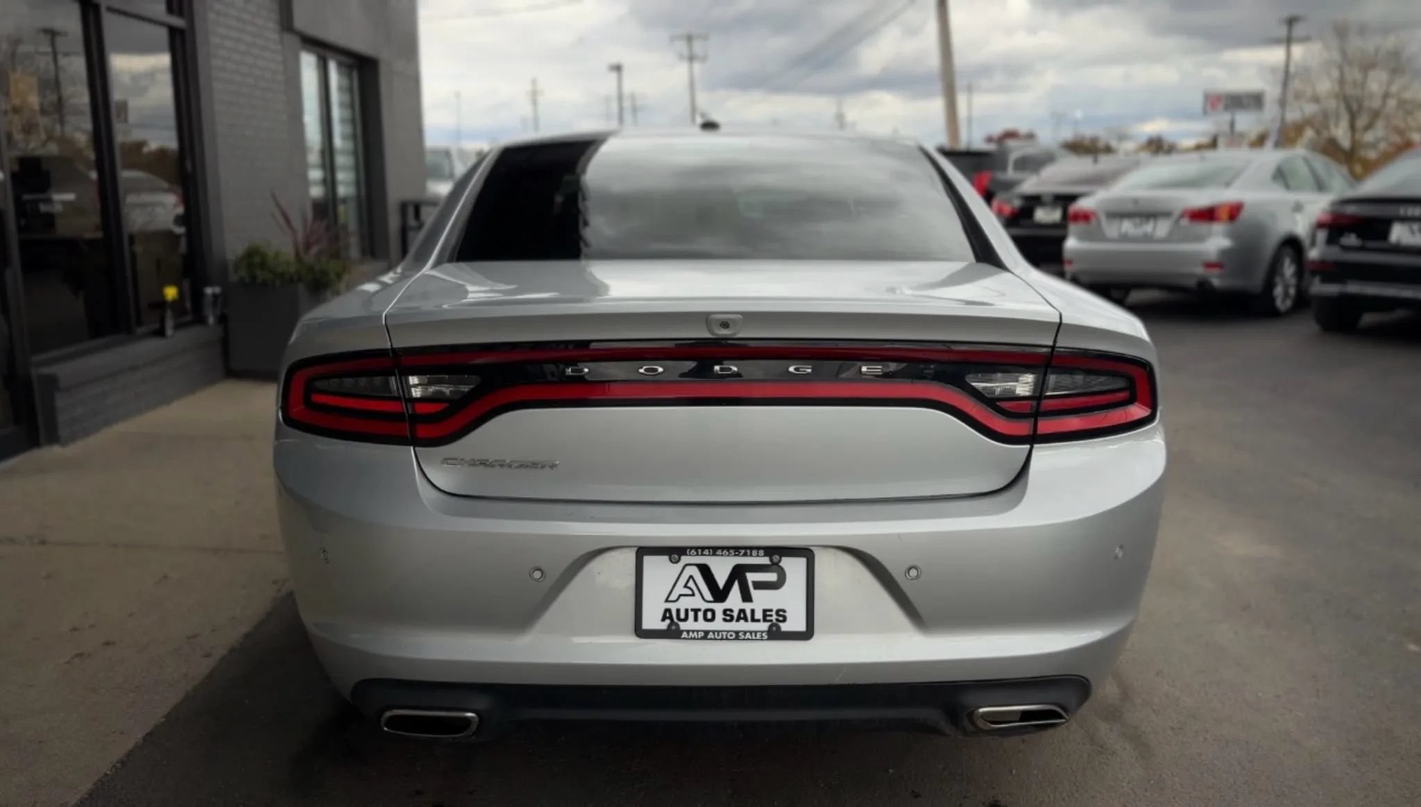 Used 2019 Dodge Charger SXT w/ Leather Interior Group RWD image 4