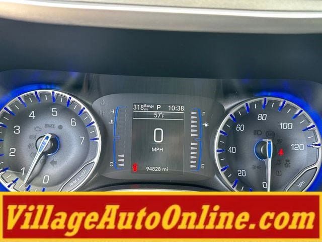 Used 2020 Chrysler Pacifica Touring-L FWD image 29