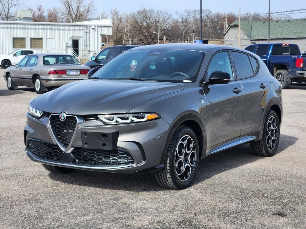 Used 2024 Alfa Romeo Tonale Ti image 3