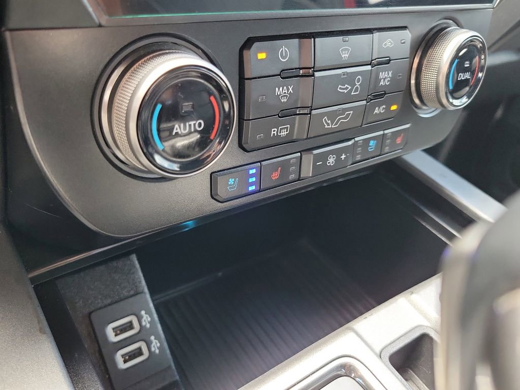 Used 2020 Ford F150 Raptor w/ Equipment Group 802A Luxury AWD/4WD image 34