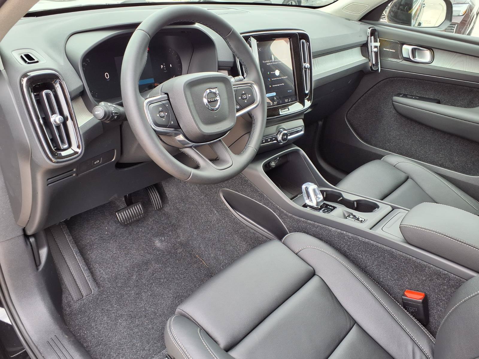 New 2026 Volvo XC40 B5 Plus w/ Climate Package AWD/4WD image 12