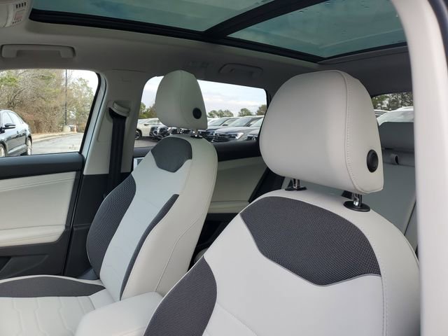 New 2026 Volkswagen Taos SE AWD/4WD image 16