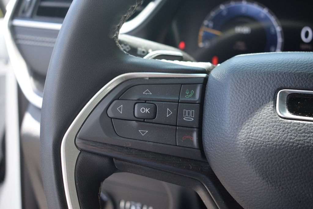 Used 2025 Jeep Grand Cherokee Altitude AWD/4WD image 14