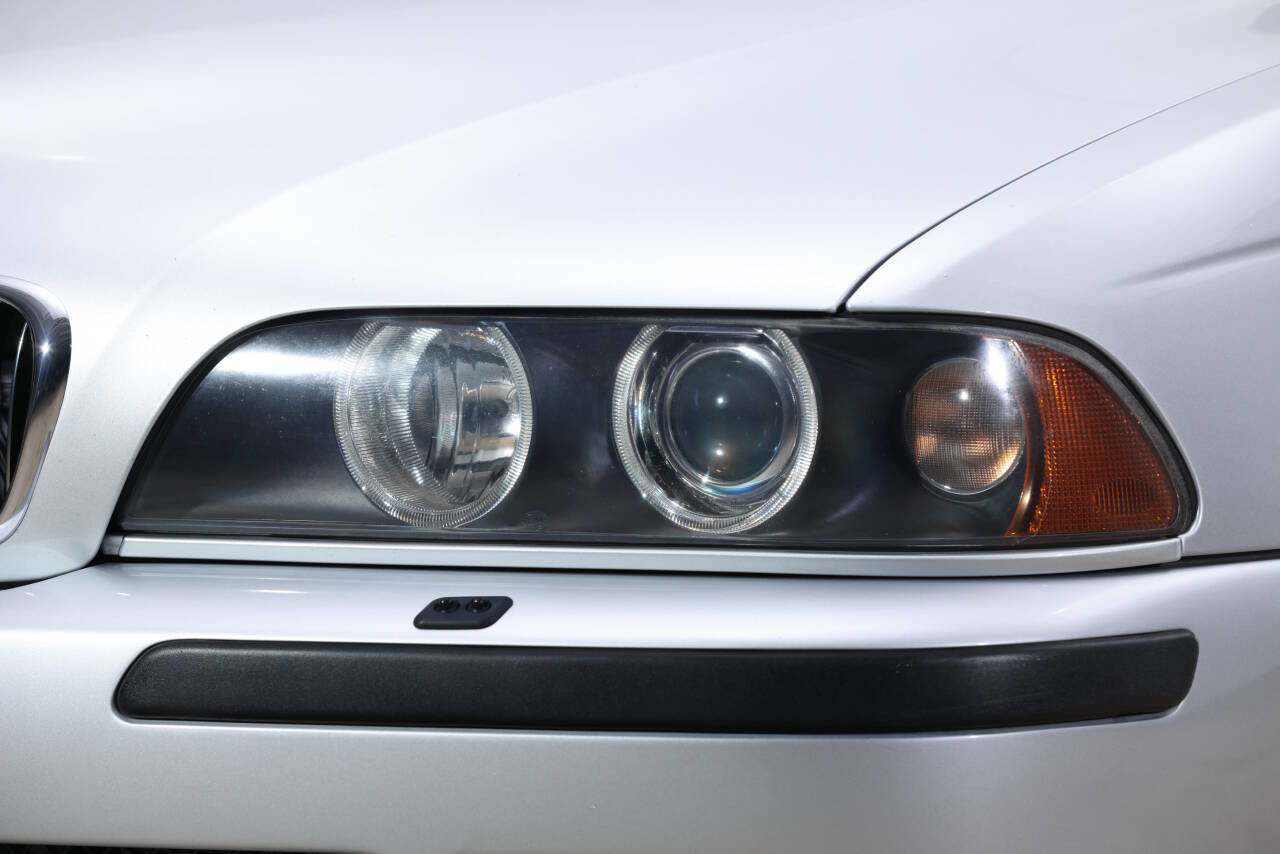 Used 2003 BMW M5 image 16