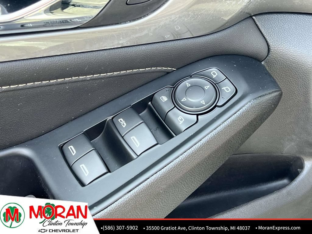 Certified 2023 Chevrolet Traverse LT w/ LT Premium Package AWD/4WD image 17