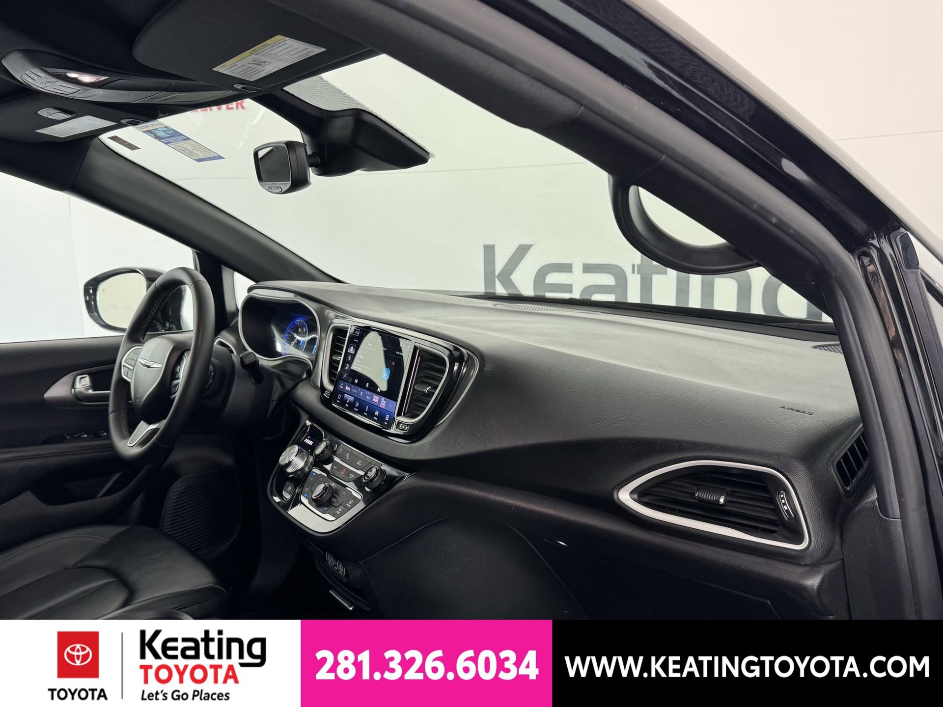 Used 2025 Chrysler Pacifica Select FWD image 21