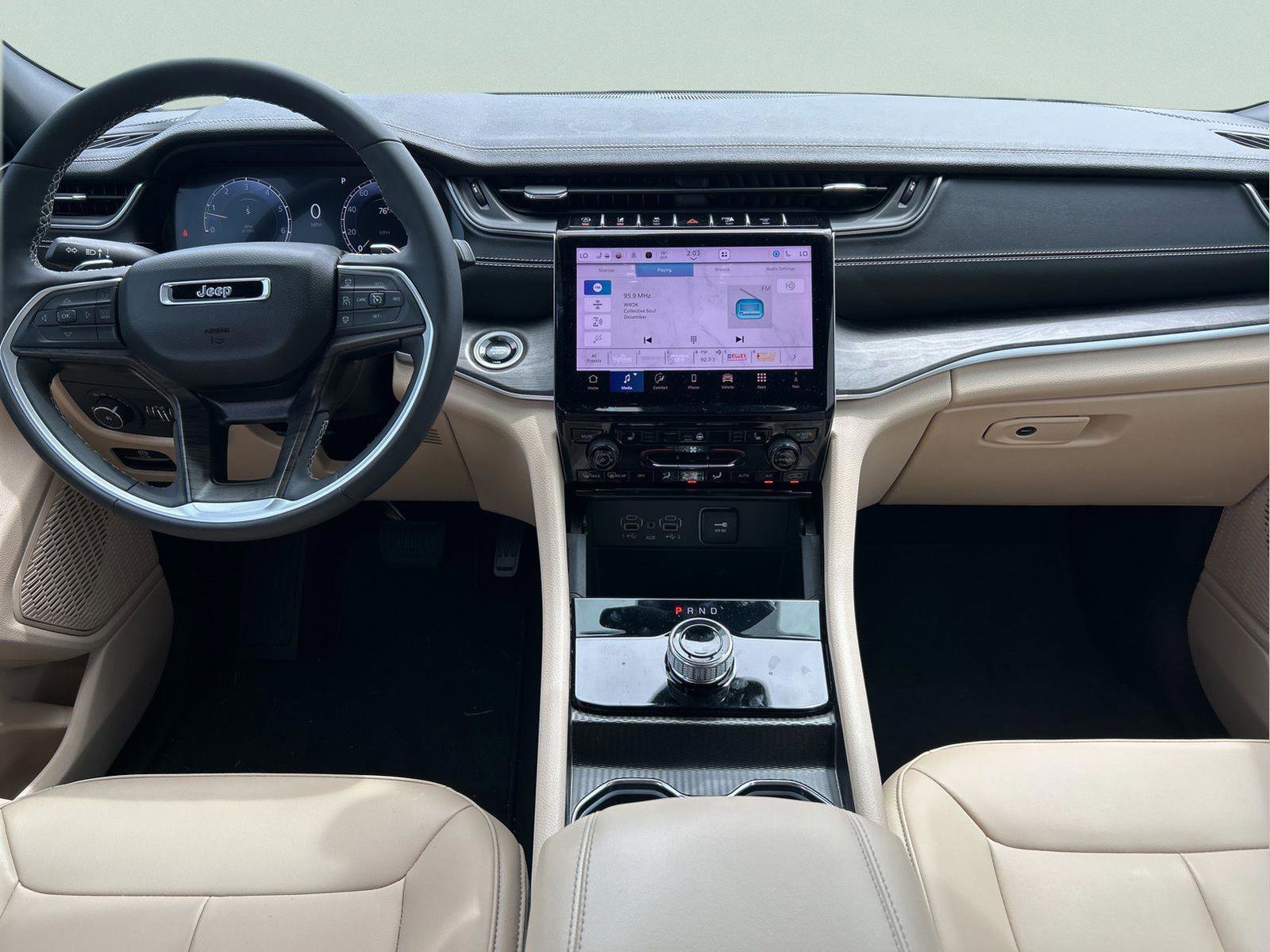 Certified 2024 Jeep Grand Cherokee L Limited w/ Black Appearance Package image 14