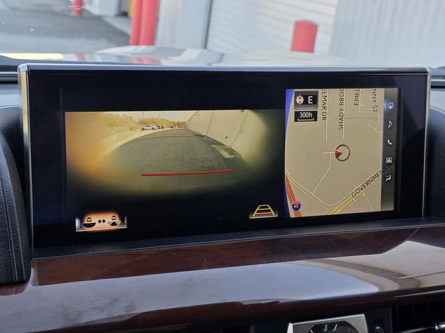 Used 2019 Lexus LX 570 4WD w/ Luxury Package image 17