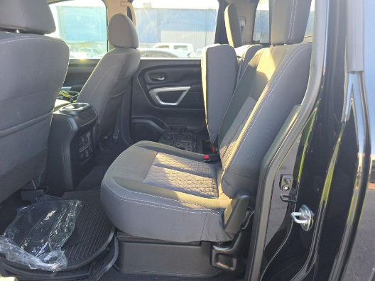 Used 2023 Nissan Titan SV w/ SV Convenience Package AWD/4WD image 7