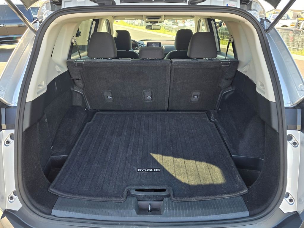 Used 2023 Nissan Rogue SV AWD/4WD image 32