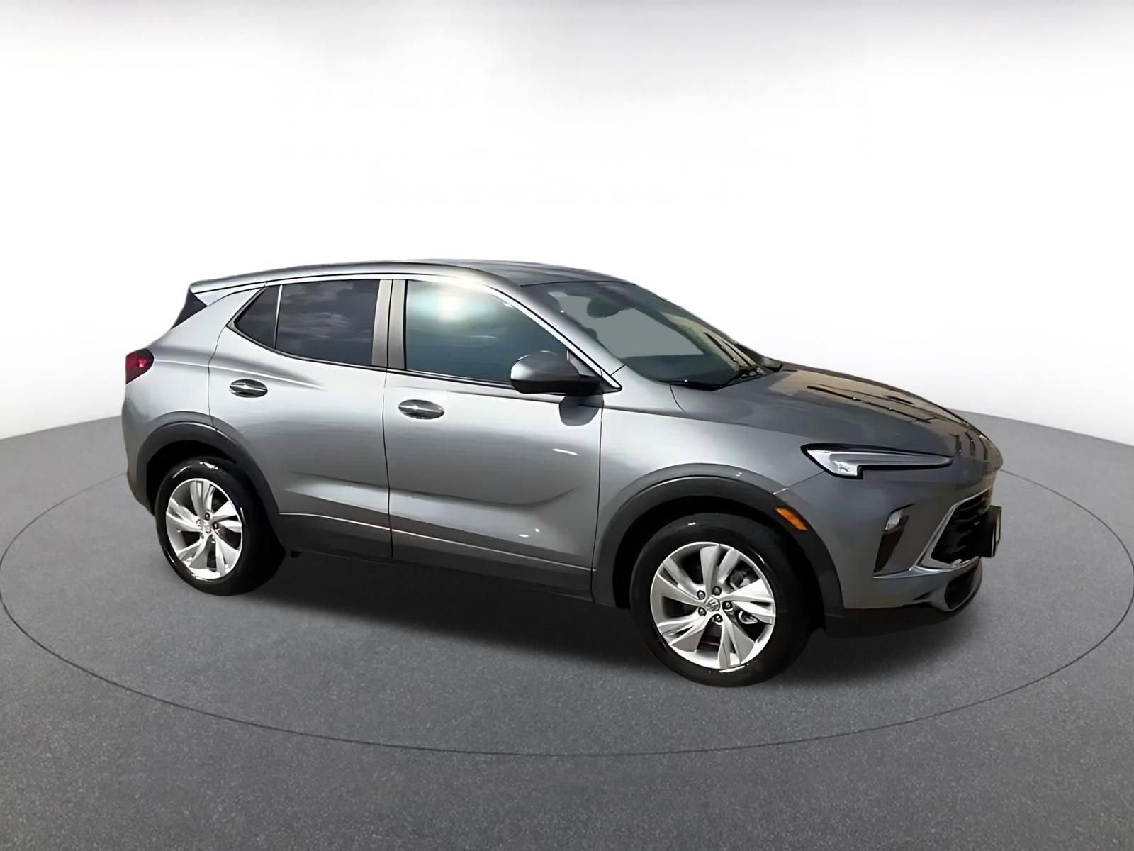 Used 2025 Buick Encore GX Preferred FWD image 2