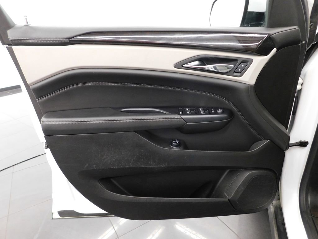 Used 2015 Cadillac SRX Performance w/ Driver Awareness Package image 13
