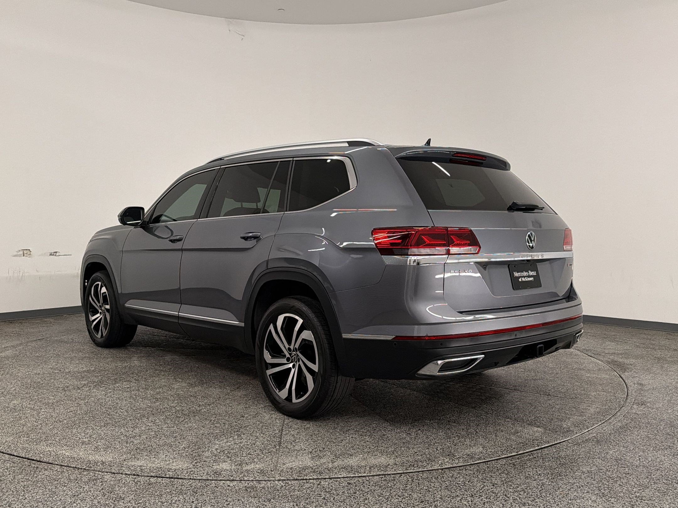 Used 2021 Volkswagen Atlas SEL Premium AWD/4WD image 3