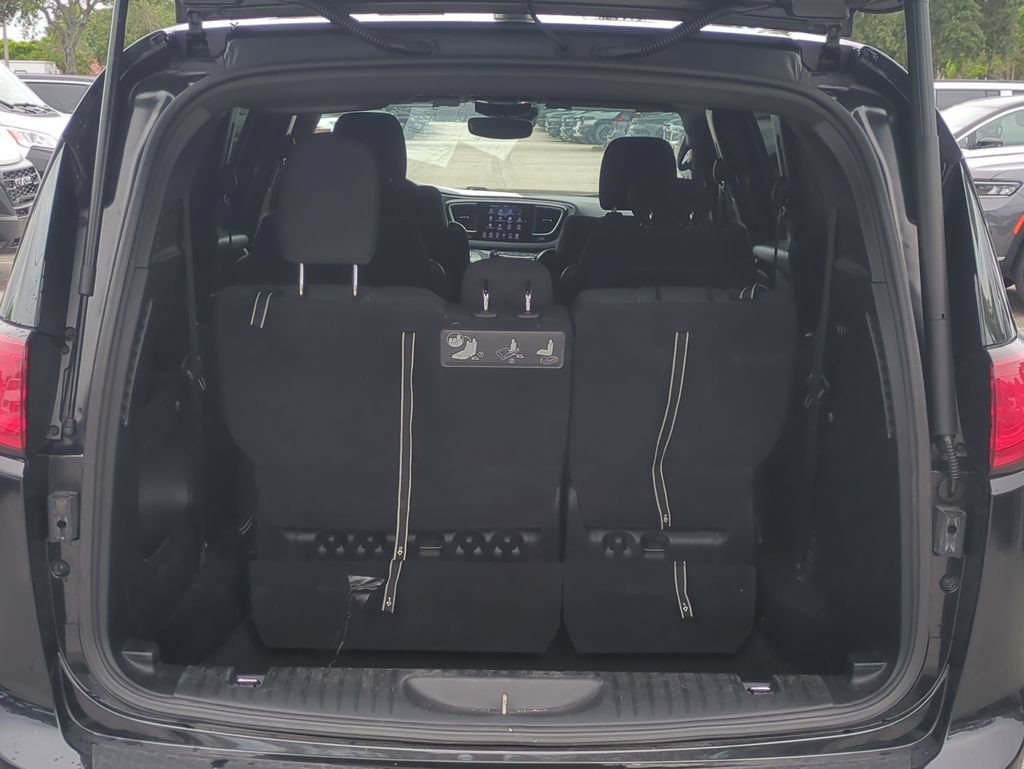 Used 2020 Chrysler Pacifica Touring w/ Advanced Safetytec Group FWD image 14