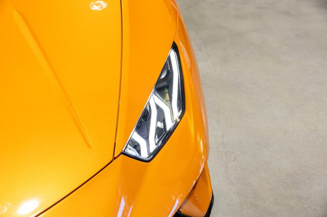 Used 2018 Lamborghini Huracan Performante AWD/4WD image 18