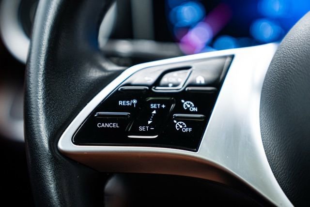 Used 2025 Mercedes-Benz C 300 4MATIC Sedan image 21