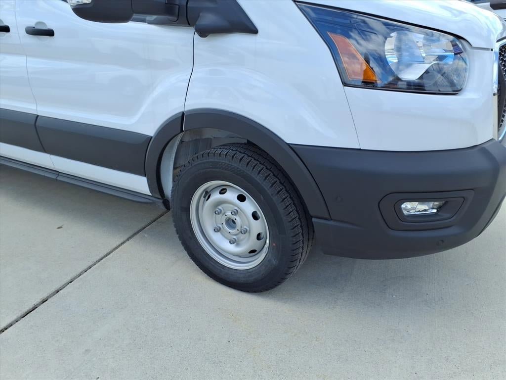 New 2026 Ford Transit 250 148 Medium Roof image 30