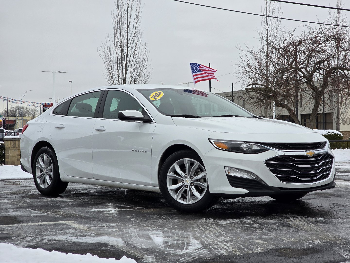 Used 2024 Chevrolet Malibu LT image 2