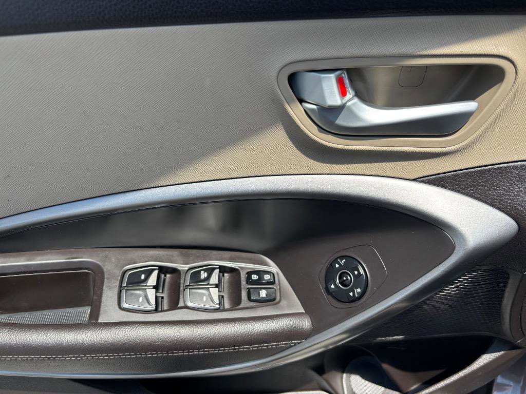 Used 2014 Hyundai Santa Fe GLS AWD/4WD image 12