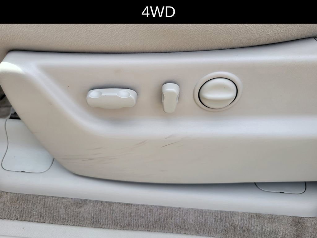 Used 2012 Chevrolet Tahoe LT w/ Luxury Package AWD/4WD image 18