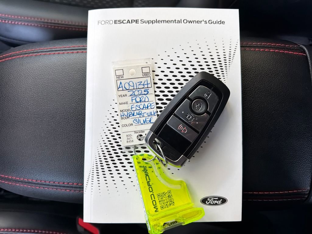 Used 2025 Ford Escape ST-Line w/ Equipment Group 301A image 41