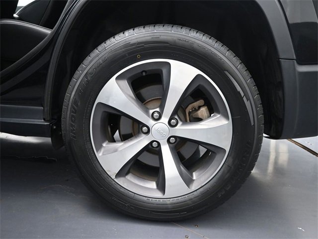 Used 2020 Jeep Cherokee Limited image 13