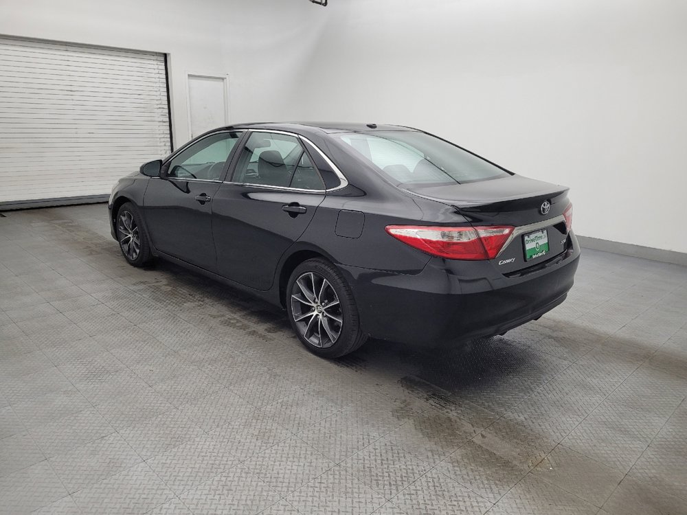 Used 2015 Toyota Camry XSE w/ Moonroof Package image 3