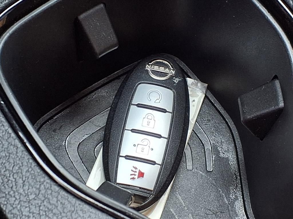 Used 2023 Nissan Frontier PRO-4X w/ Technology Package image 14