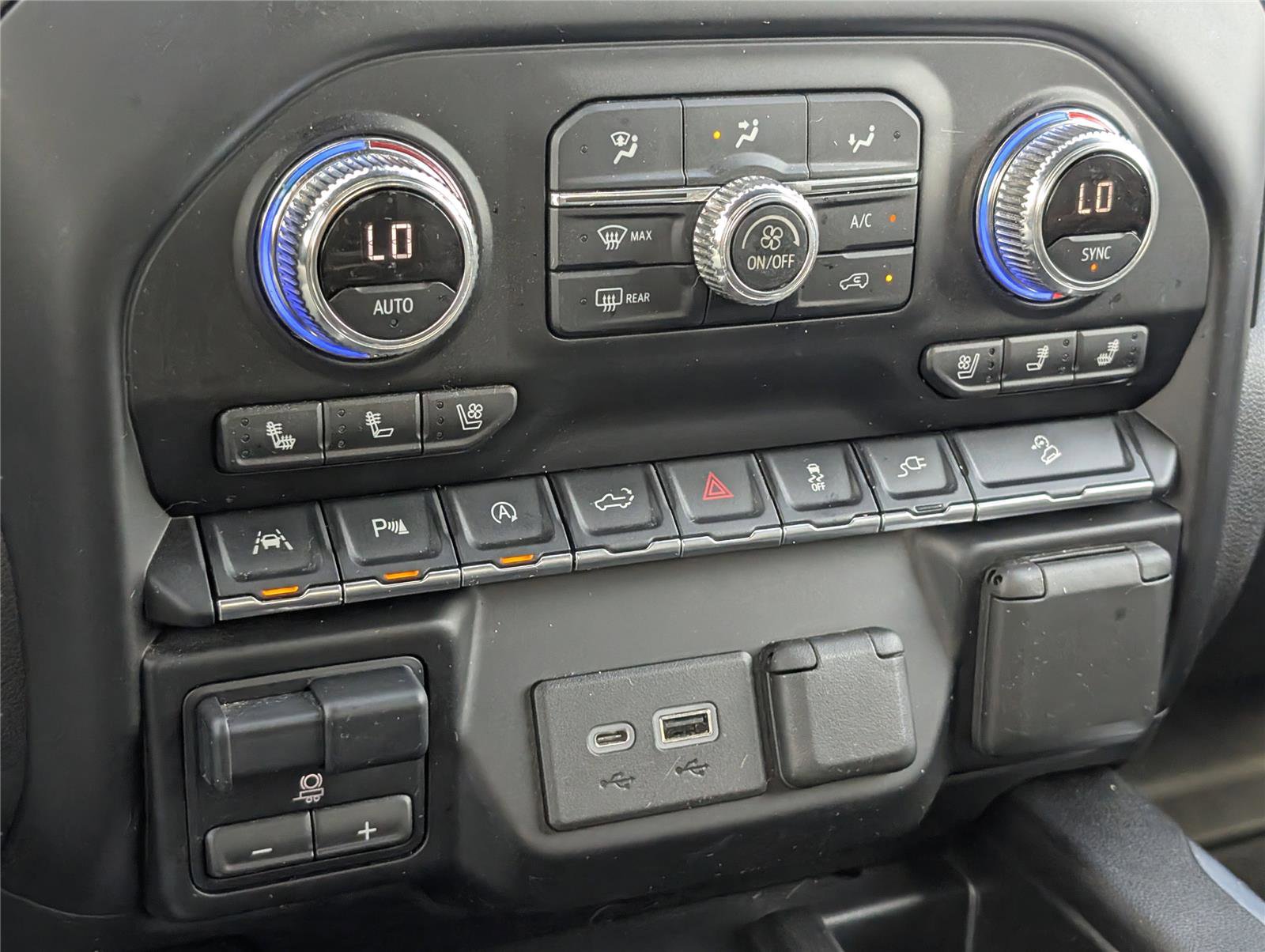 Used 2021 GMC Sierra 1500 AT4 w/ AT4 Value Package image 21