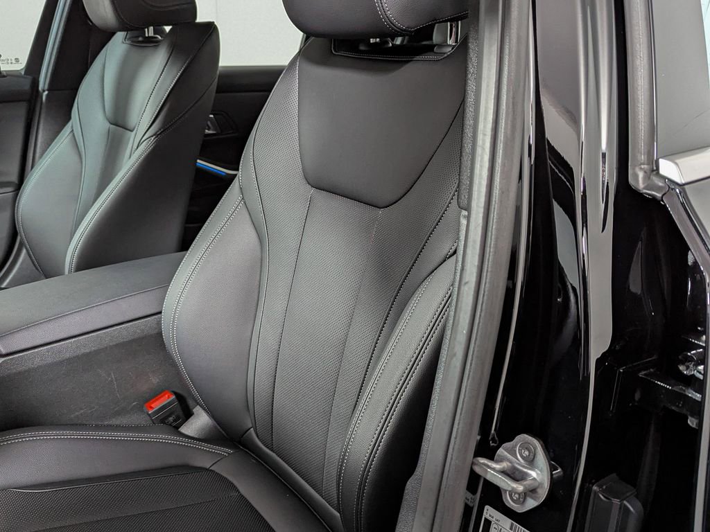 Used 2025 BMW 330i xDrive Sedan w/ M Sport Package image 16