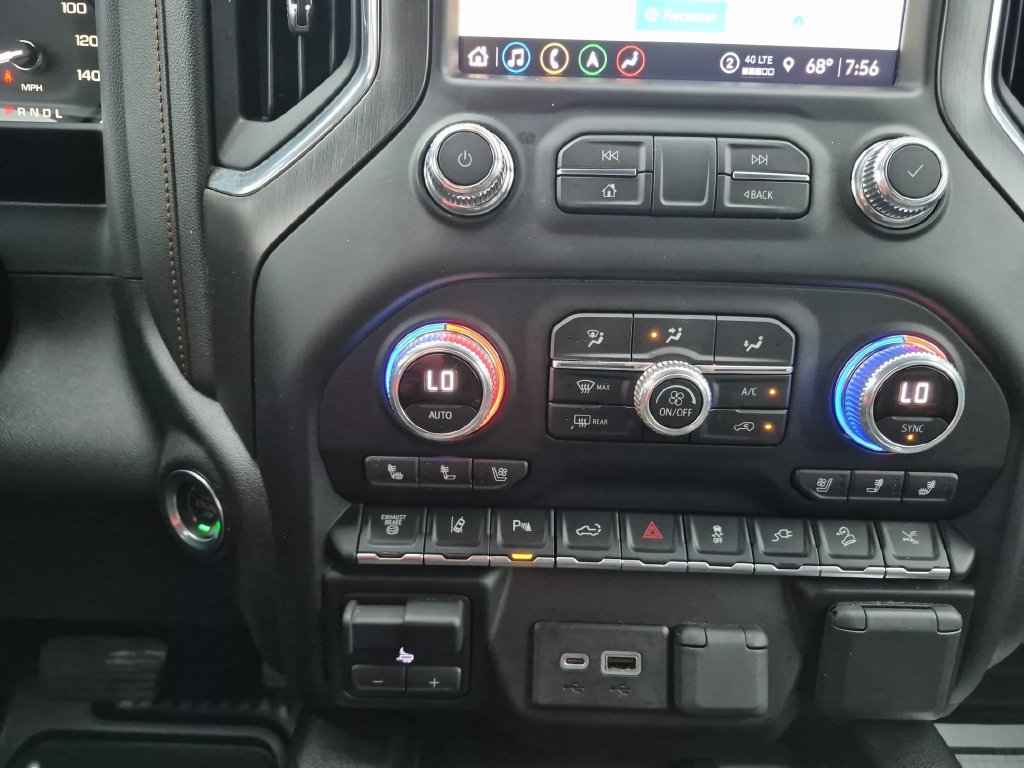 Used 2022 GMC Sierra 2500 AT4 w/ AT4 Premium Plus Package AWD/4WD image 23