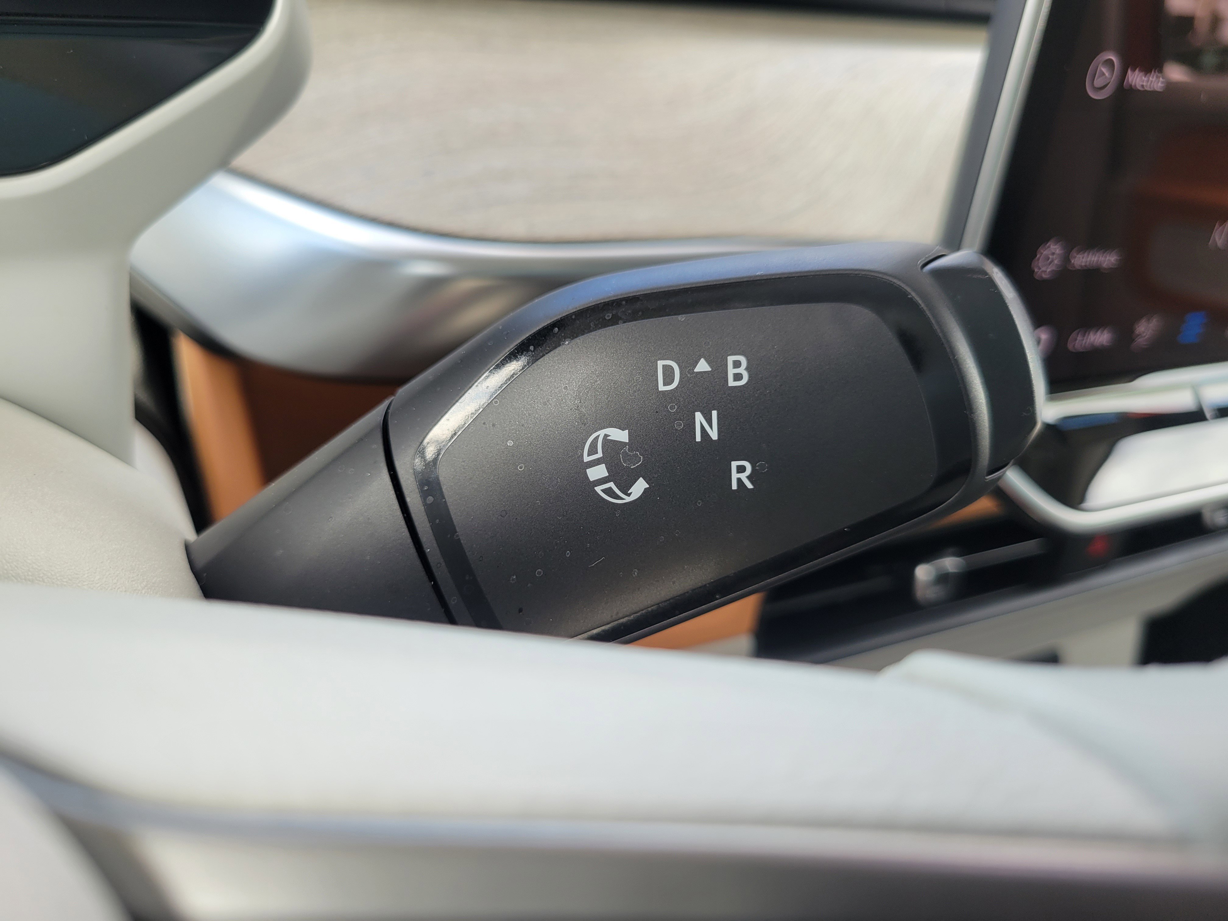 Used 2025 Volkswagen ID. Buzz 1st Edition image 18