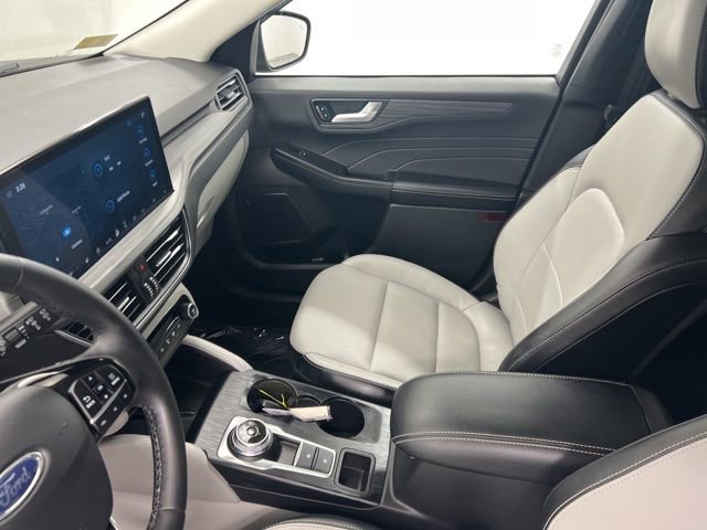 Used 2023 Ford Escape Platinum image 22
