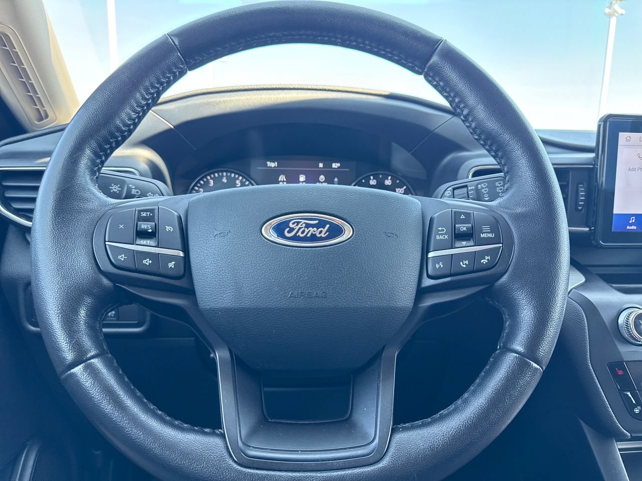 Used 2020 Ford Explorer XLT w/ Equipment Group 202A AWD/4WD image 18